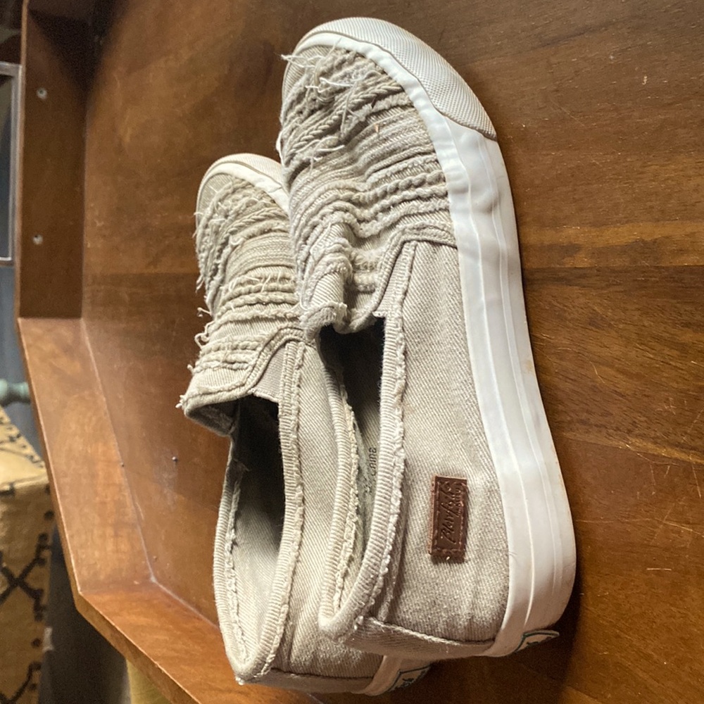 Light Tan Slip-on Shoe W8
